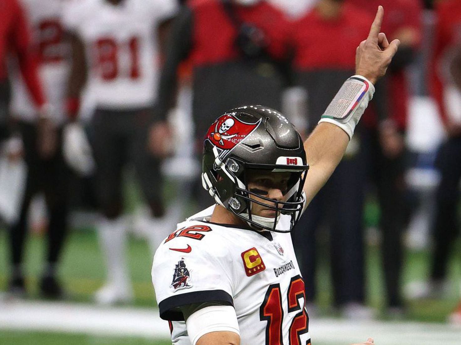 Tom Brady leads Buccaneers to NFC title game with 30-20 win over