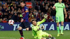 Soccer Football - Copa del Rey - Round of 16 - Second Leg - FC Barcelona v Levante - Camp Nou, Barcelona, Spain - January 17, 2019   Barcelona&#039;s Lionel Messi scores their third goal            REUTERS/Albert Gea