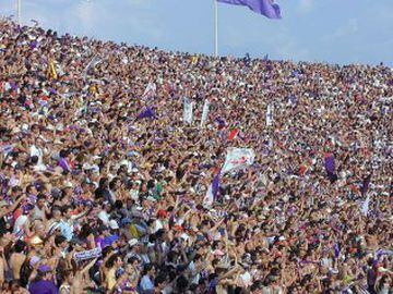 La hinchada de la Fiorentina suma 35 años sin ganar un título de Liga. Su último título, conseguido en Copa Italia, fue en el 2001. 