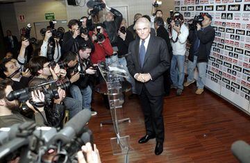 El presidente del Real Madrid llegó a la presidencia en julio de 2006 estando en el mandato hasta enero de 2009. Su gestión no fue mala, pero tuvo que dimitir por las presiones de la Junta al ser señalado por el fraude y manipulación que se había producid