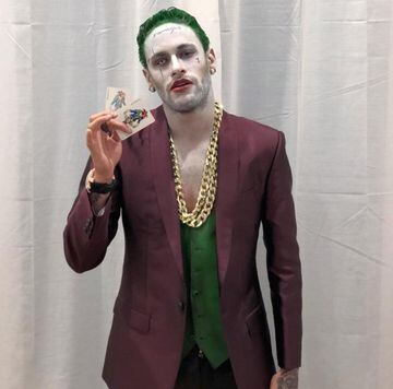 El futbolista brasileño se disfrazó del Joker, archienemigo de Batman