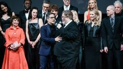 Guillermo del Toro y Gael García cantan al estilo ranchero en el Festival de Cannes 2022