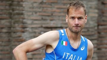 El marchador italiano Alex Schwazer calienta antes de la prueba de los 50 kil&oacute;metros marcha en los Mundiales de Marcha de Roma 2016.