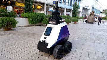 Xavier, así es el robot que ya patrulla por zonas públicas para imponer el orden
