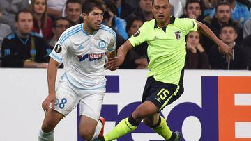 Marseille&#039;s brazilian midfielder Lucas Silva Borges (L)  vies with Braga&#039;s defender Baiano (R) during the UEFA Europa League football match between Marseille and Braga on November 5, 2015 at the Velodrome stadium in Marseille, southern France. A
