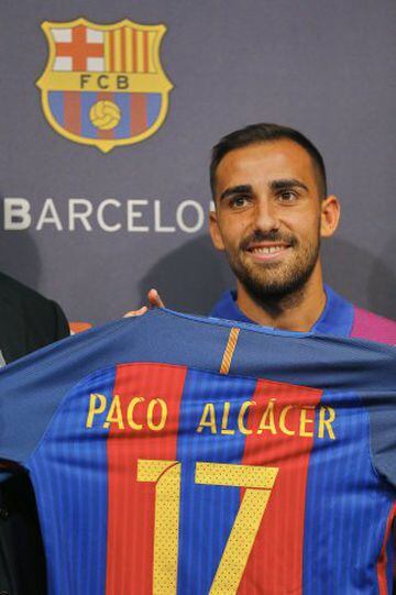 Paco Alcácer presented at Camp Nou: in images