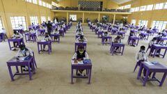 Students of Government Secondary School Wuse, are seen taking the West African Examination Council (WAEC) 2020 exam, after the coronavirus disease (COVID-19) lockdown in Abuja, Nigeria August 17, 2020. REUTERS/Afolabi Sotunde
