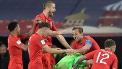 England&#039;s players celebrate after the penalty shootout at the end of the Russia 2018 World Cup round of 16 football match between Colombia and England at the Spartak Stadium in Moscow on July 3, 2018. (Photo by Juan Mabromata / AFP) / RESTRICTED TO EDITORIAL USE - NO MOBILE PUSH ALERTS/DOWNLOADS        (Photo credit should read JUAN MABROMATA/AFP/Getty Images)