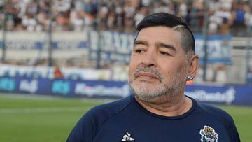 Maradona, aislado por contacto estrecho de COVID-19
