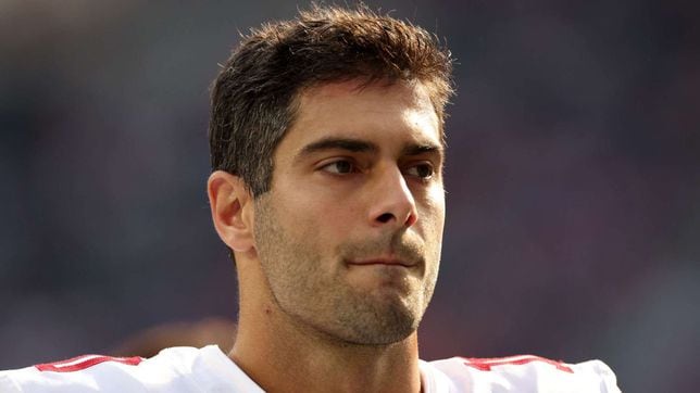 Jimmy Garoppolo looking over his shoulder ahead of 49ers game vs