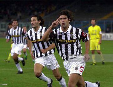 El último equipo del Matador en Europa fue Juventus, donde ganó un Scudetto. Lamentablemente, también fue donde una lesión de rodilla trunco su carrera.