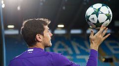 Iker Casillas, en el entrenamiento de ayer del Oporto en el Jan Breydel.