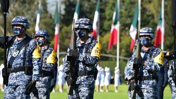 ¿Cuántos soldados, aviones de guerra y tanques tiene México y cuál es su armamento?