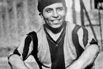 "El Trompo" fue uno de los primeros ídolos de la época "romántica del futbol mexicano". Conocido por su vida disoluta, brilló con el Atlante en una época en la que los "Potros de Hierro" eran conocidos como "El equipo del pueblo".  Participó en el primer partido en la historia de los Mundiales, contra Francia en Uruguay 1930, encuentro en el que anotó el primer gol mexicano en estas competencias.