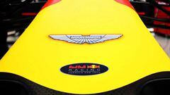 El logotipo de Aston Martin en el monoplaza de Red Bull.