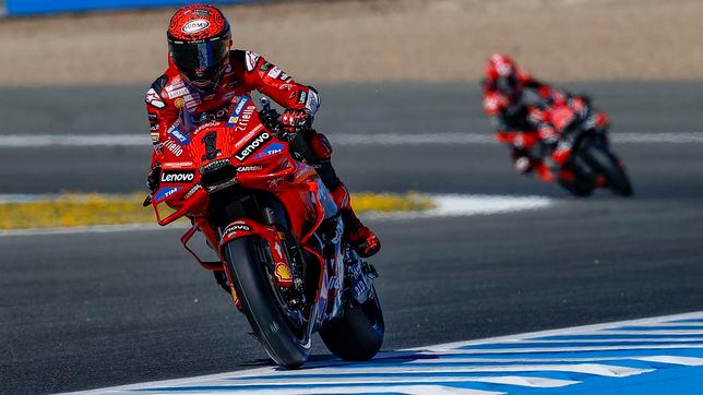 Reacción de Bagnaia en un carrusel de caídas