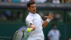 Djokovic comfortably into the quarter-finals at Wimbledon