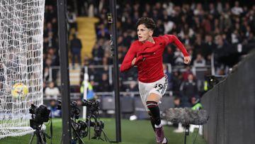 LONDON, ENGLAND - NOVEMBER 13: Alejandro Garnacho of Manchester United celebrates after scoring their second goal during the Premier League match between Fulham FC and Manchester United at Craven Cottage on November 13, 2022 in London, United Kingdom. (Photo by Jacques Feeney/Offside/Offside via Getty Images)