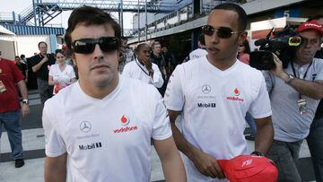 Fernando Alonso y Lewis Hamilton durante el a&ntilde;o que compartieron equipo en McLaren en 2007.