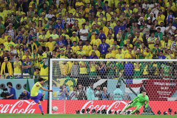 Marquinhos falla el penalti que eliminaba a Brasil.