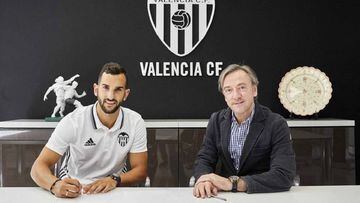 Montoya signs for Valencia