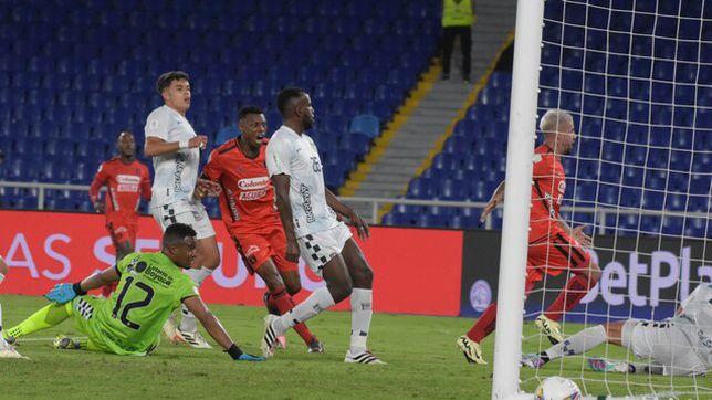 América sufre ante Chicó, pero un juvenil lo rescata al final