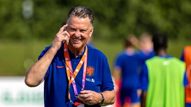 Van Gaal saca pecho por Luis Enrique y Xavi