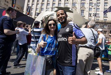 Seguidores del Real Madrid presentes en las calles de Kiev.