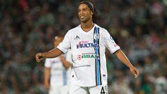 Ronaldinho, Quer&eacute;taro