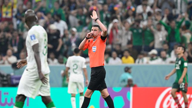 Who is the referee for the Croatia vs Brazil quarter-final game in the World Cup 2022?