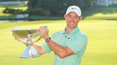 ATLANTA, GEORGIA - AUGUST 28: Rory McIlroy of Northern Ireland celebrates with the FedEx Cup after winning during the final round of the TOUR Championship at East Lake Golf Club on August 28, 2022 in Atlanta, Georgia.   Kevin C. Cox/Getty Images/AFP
== FOR NEWSPAPERS, INTERNET, TELCOS & TELEVISION USE ONLY ==