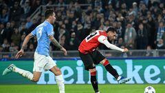 After Feyenoord’s defeat against Lazio in the UEFA Champions League on Tuesday, the Mexican faced his critics.