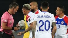 "El fútbol es de hombres": la trama del lío de Chile con Loustau