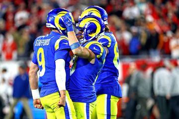 Los Angeles Rams quarterback Matthew Stafford (9) celebrates with wide receiver Cooper Kupp (10) during the Rams' Divisional Round win over the Tampa Bay Buccaneers.