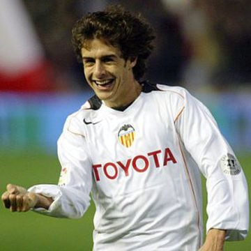 Pablo Aimar was presented at Mestalla at the beginning of 2002 and was a key figure during Los Che’s golden era, winning La Liga, two European Super Cups and a Copa del Rey.