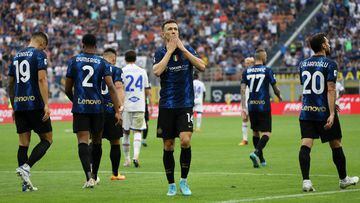Ivan Perisic jugador del Inter de Milan celebra un gol en el partido contra la Sampdoria en la Serie A.
