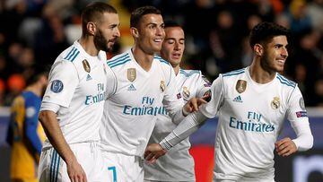 Benzema, Cristiano, Lucas V&aacute;zquez y Asensio celebran uno de los goles del Madrid.