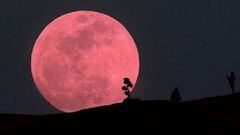 Así fue la Superluna rosa de abril en imágenes