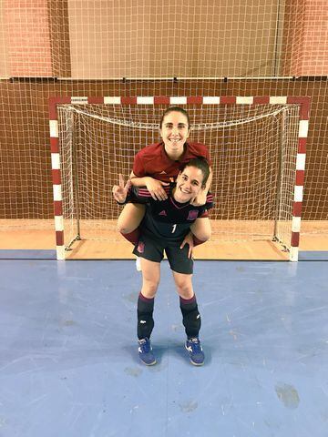 Amelia Romero y Estela García fueron protagonistas en los premios Umbro Futsal Awards: Ame como segunda mejor jugadora del mundo y Estela como mejor portera del planeta, después de un curso de ensueño con el Futsi Atlético