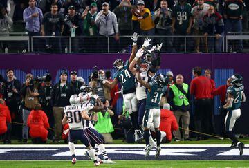 Las imágenes del primer anillo de Super Bowl de los Eagles