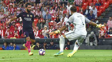 Arda misses a fantastic chance to make it 2-0 to Barça.