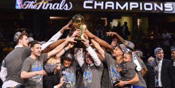 Los Warriors de Golden State derrotaron en seis partidos en la Final a los Cavaliers de Cleveland. De la mano de Stephen Curry quiere hacer una leyenda en la NBA. 