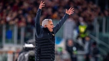 ROME, ITALY - MAY 05: manager Jose Mourinho of AS Roma during the UEFA Conference League Semi Final Leg Two match between AS Roma and Leicester at Stadio Olimpico on May 5, 2022 in Rome, Italy. (Photo by Sebastian Frej/MB Media/Getty Images)