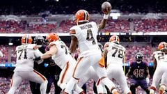 HOUSTON, TEXAS - DECEMBER 04: Deshaun Watson #4 of the Cleveland Browns attempts a pass during the second quarter against the Houston Texans at NRG Stadium on December 04, 2022 in Houston, Texas.   Carmen Mandato/Getty Images/AFP (Photo by Carmen Mandato / GETTY IMAGES NORTH AMERICA / Getty Images via AFP)