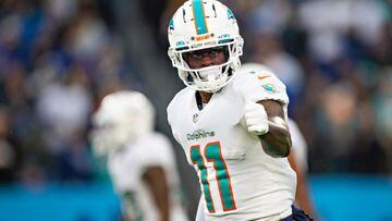 The Miami Dolphins have made some shrewd moves this off-season. In their latest deal they&#039;ve traded veteran WR DeVante Parker to the New England Patriots.