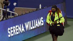 New York (United States), 25/08/2020.- Serena Williams of the USA walks onto the court during a Western and Southern Open third round match at the USTA National Tennis Center in Flushing Meadows, New York, USA, 25 August 2020. (Tenis, Abierto, Estados Unidos, Nueva York) EFE/EPA/JASON SZENES