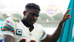 MIAMI GARDENS, FLORIDA - OCTOBER 29: Tyreek Hill #10 of the Miami Dolphins gestures towards fans after his team's 31-17 win against the New England Patriots at Hard Rock Stadium on October 29, 2023 in Miami Gardens, Florida.   Rich Storry/Getty Images/AFP (Photo by Rich Storry / GETTY IMAGES NORTH AMERICA / Getty Images via AFP)