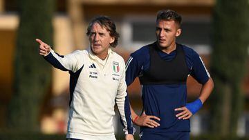 Roberto Mancini y Mateo Retegui.
