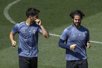 Asensio and Isco during training with Real Madrid.