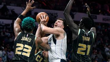 Los Mavericks comprometen su temporada con otra derrota desoladora frente a los Hornets